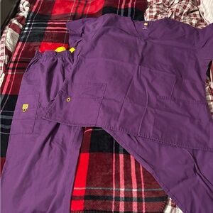 WonderWink Purple Scrub Set